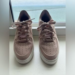 Pale pink Air Force 1 women’s size 7